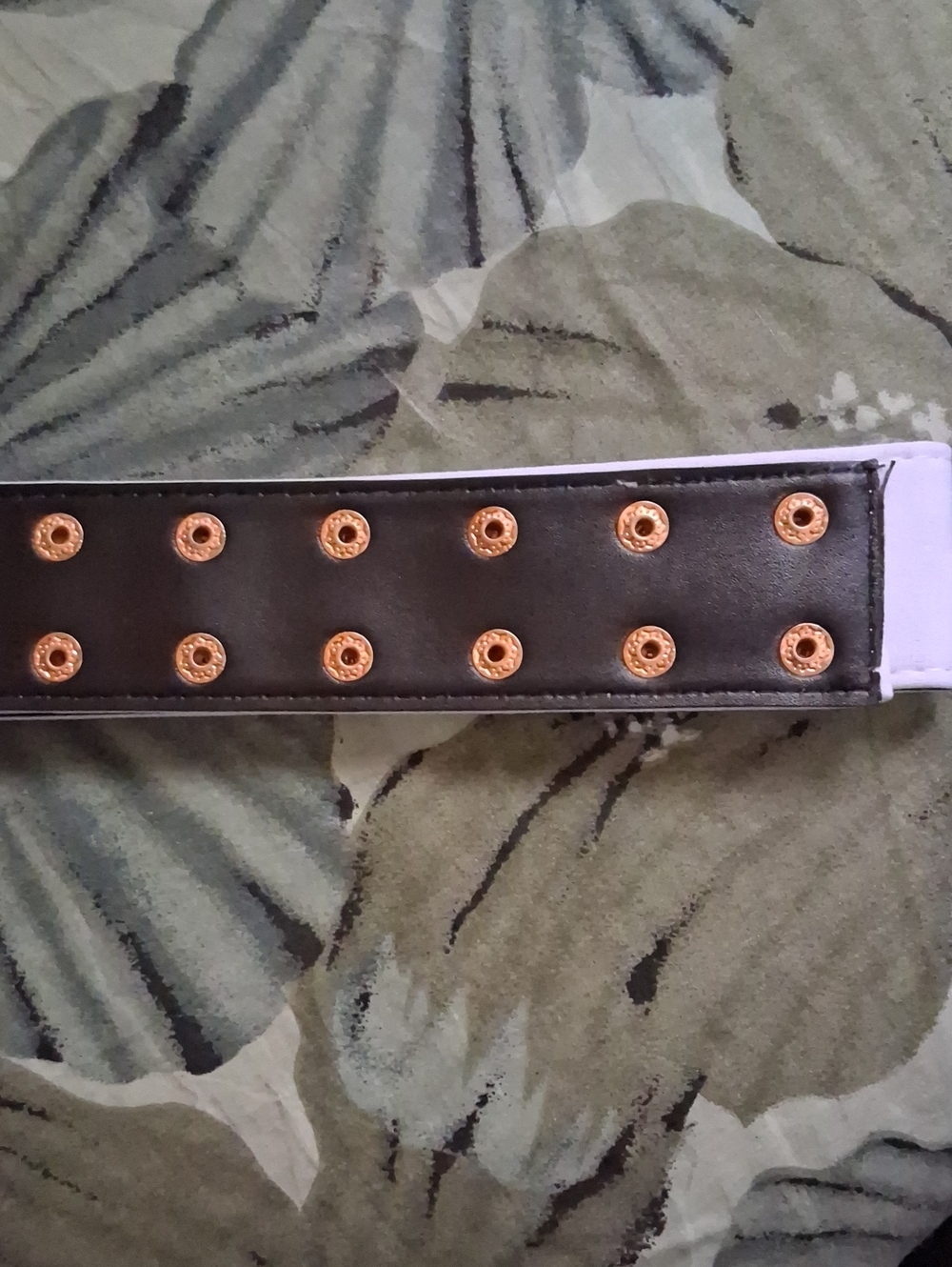 White Women's Stretch Belt with Gold Ring Accent - Picture 5 of 8